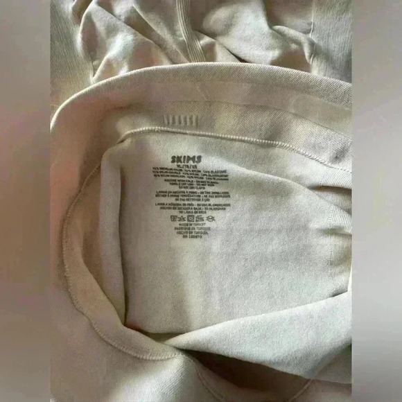 NWOT SKIMS High Waisted Above Knee Sculpting Shirt ~ Sand ~ Size XLarge - Picture 9 of 9